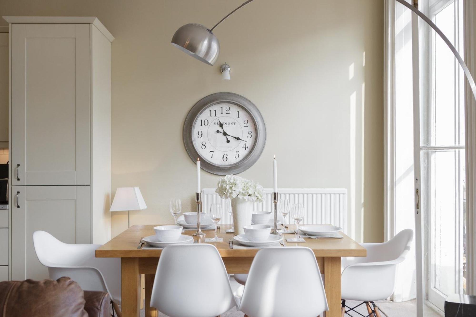 Burlington Beach Apartments Brighton Bilik gambar