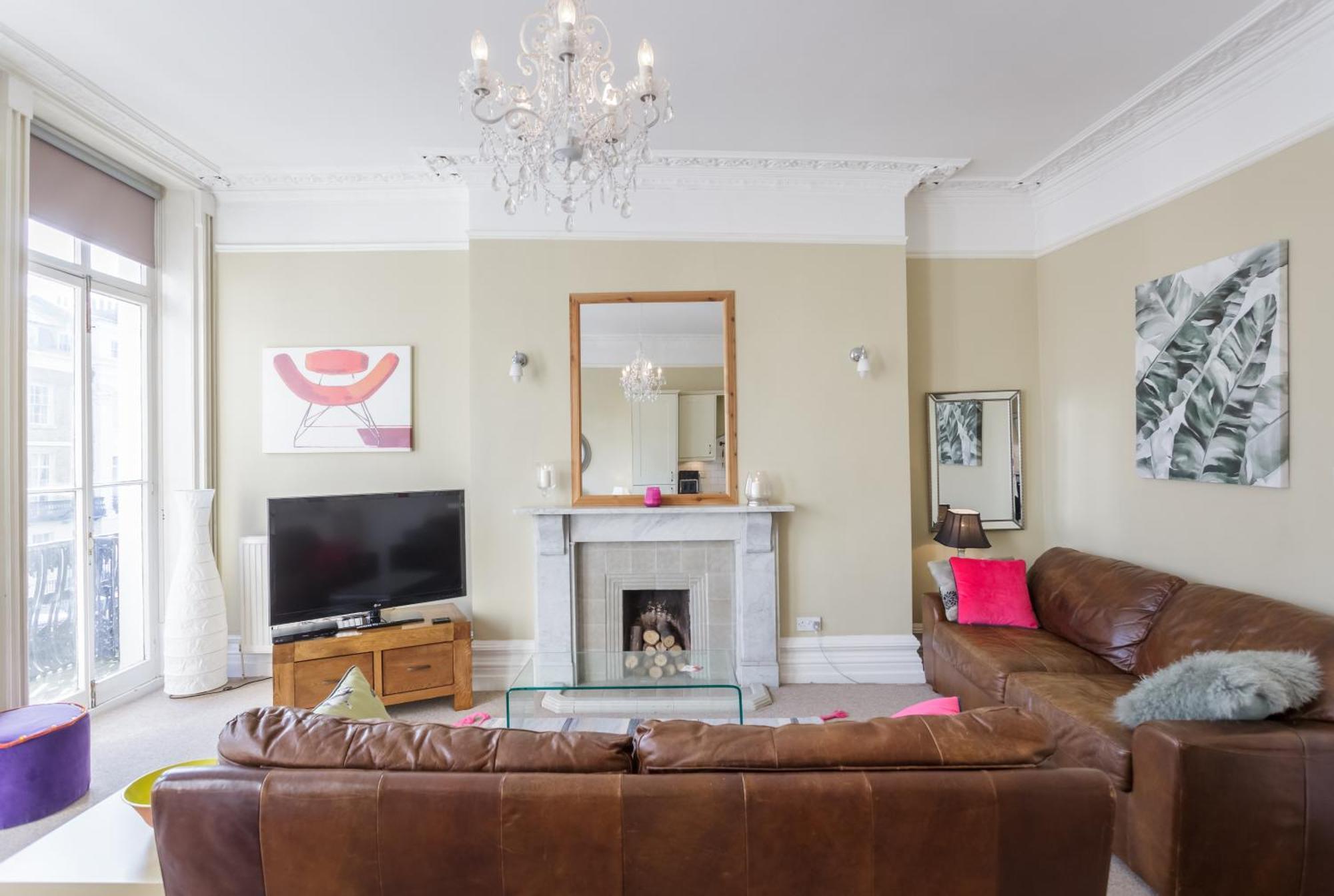 Burlington Beach Apartments Brighton Bilik gambar