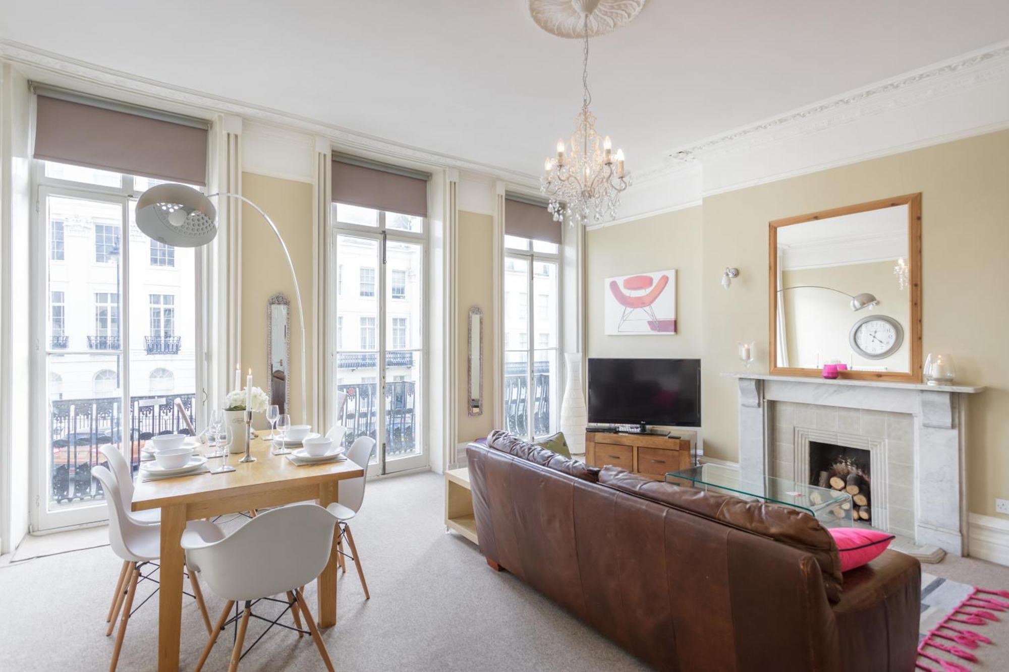 Burlington Beach Apartments Brighton Bilik gambar