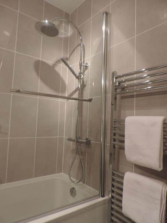 Burlington Beach Apartments Brighton Bilik gambar